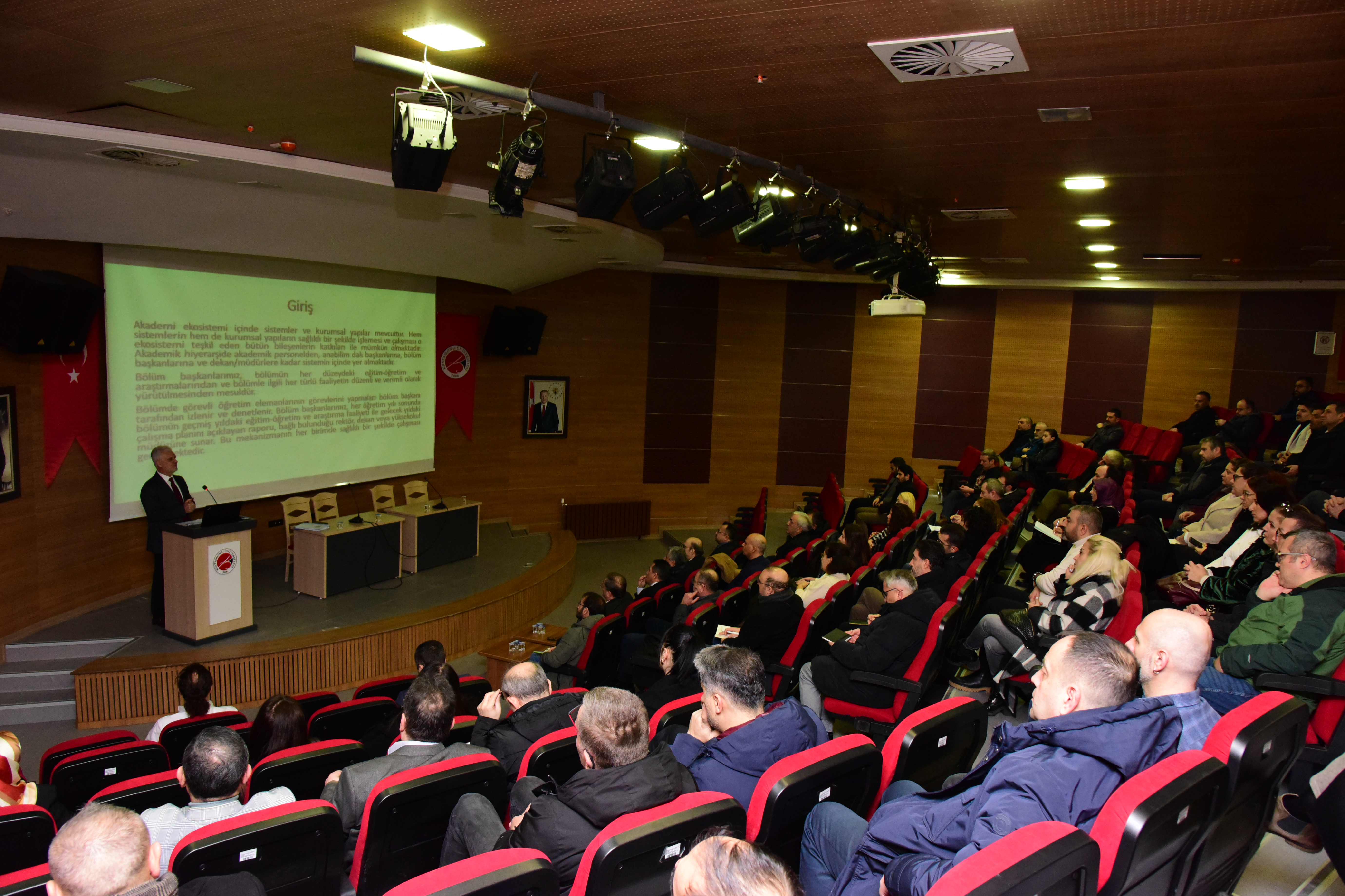 Kastamonu Üniversitesi’nde Akademik Veri Yönetim Sistemi ve Stratejik Plan Kapsamında Değerlendirme Toplantısı Gerçekleştirildi
