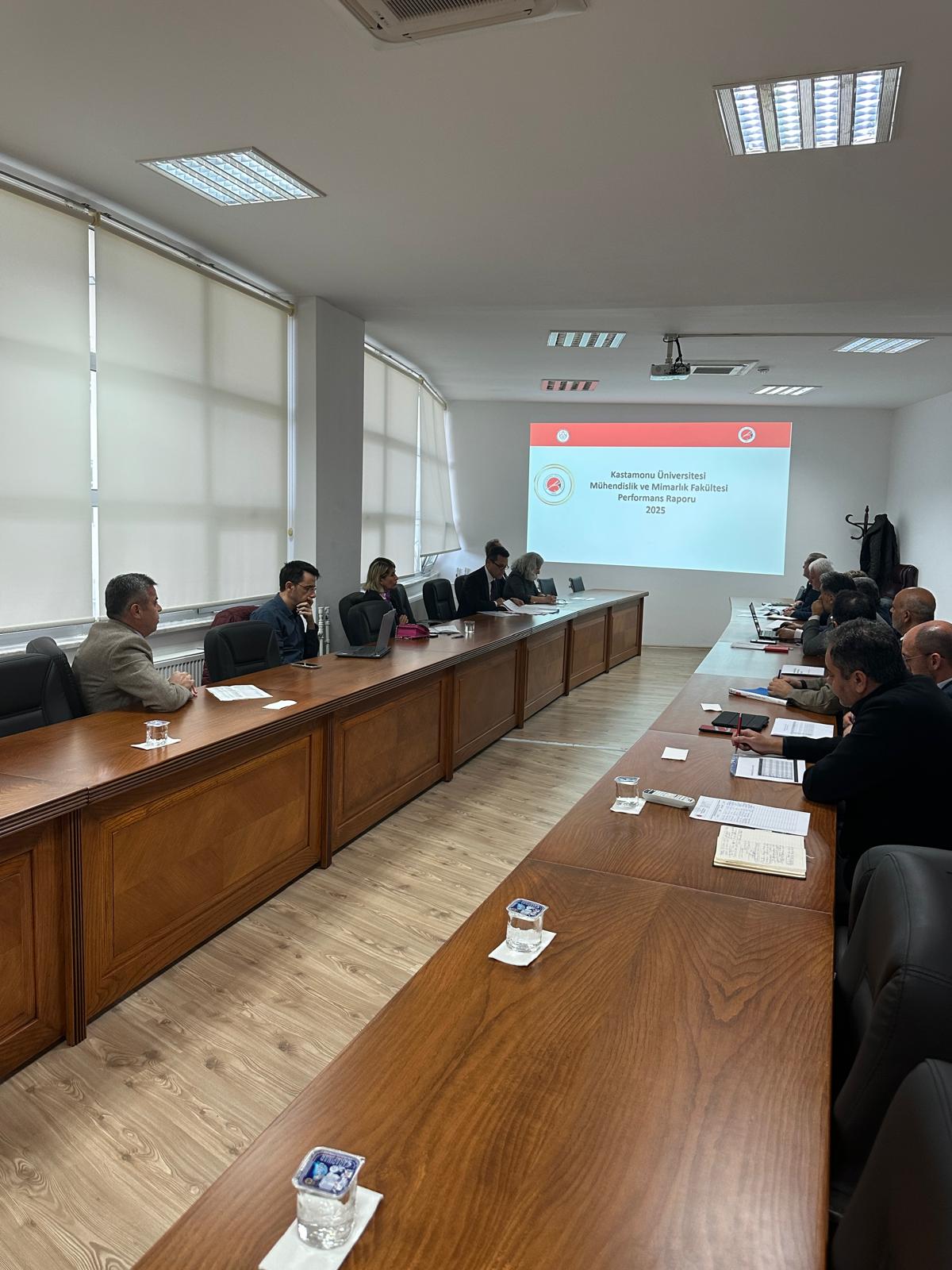 Mühendislik ve Mimarlık Fakültesi Akademik Performans Değerlendirme Toplantısı